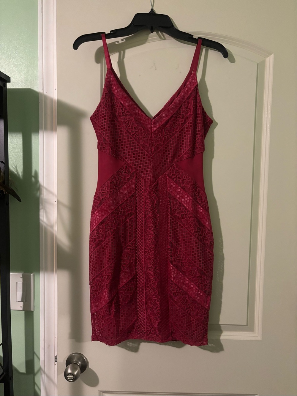 GUESS Riva Geometric Lace Bodycon Mini Dress - Burgundy / Red Bud - Small